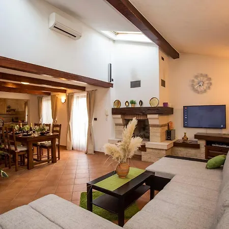 Apartamento House Alex